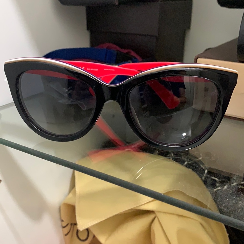 Dolce and Gabbanna polorized sunglasses